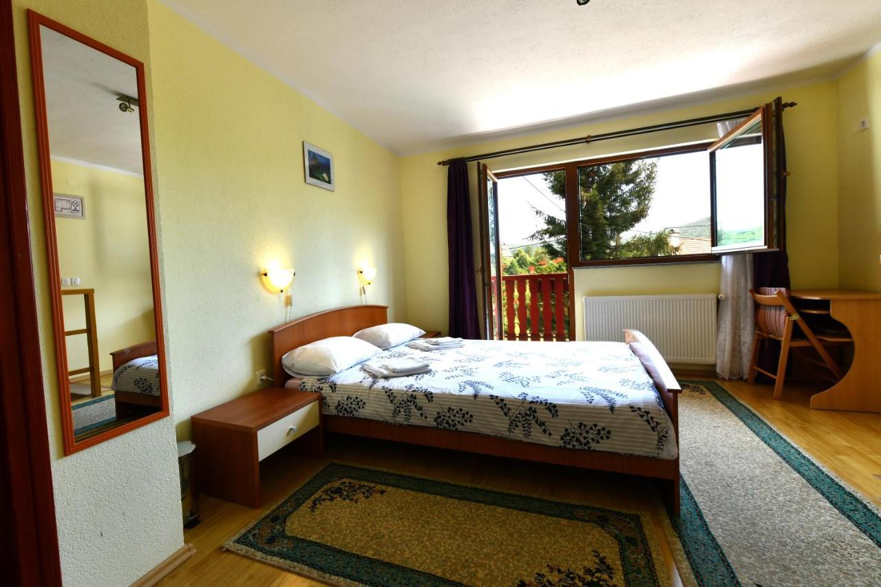Guesthouse Ante Hodak Селище Дрежницько Екстер'єр фото