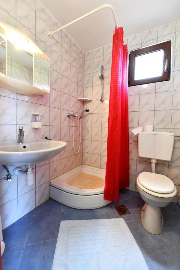 Guesthouse Ante Hodak Селище Дрежницько Екстер'єр фото