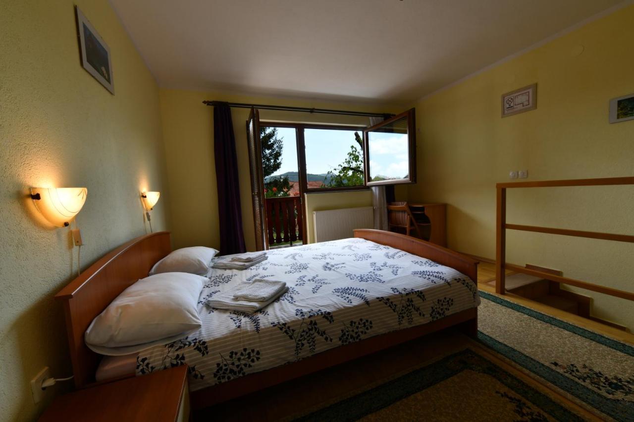 Guesthouse Ante Hodak Селище Дрежницько Екстер'єр фото