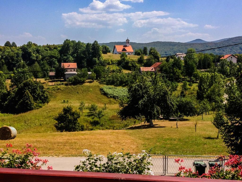 Guesthouse Ante Hodak Селище Дрежницько Екстер'єр фото